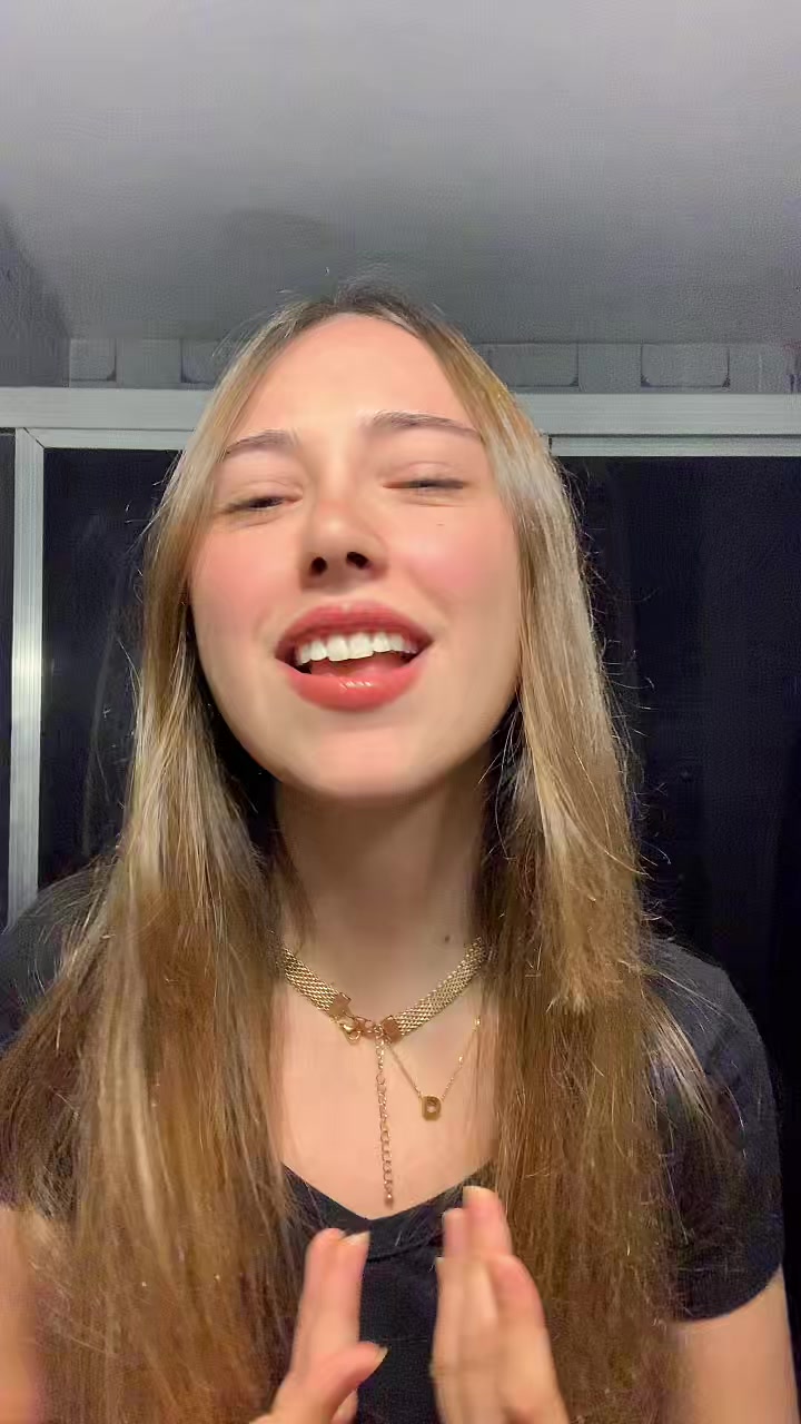 @Delf1na