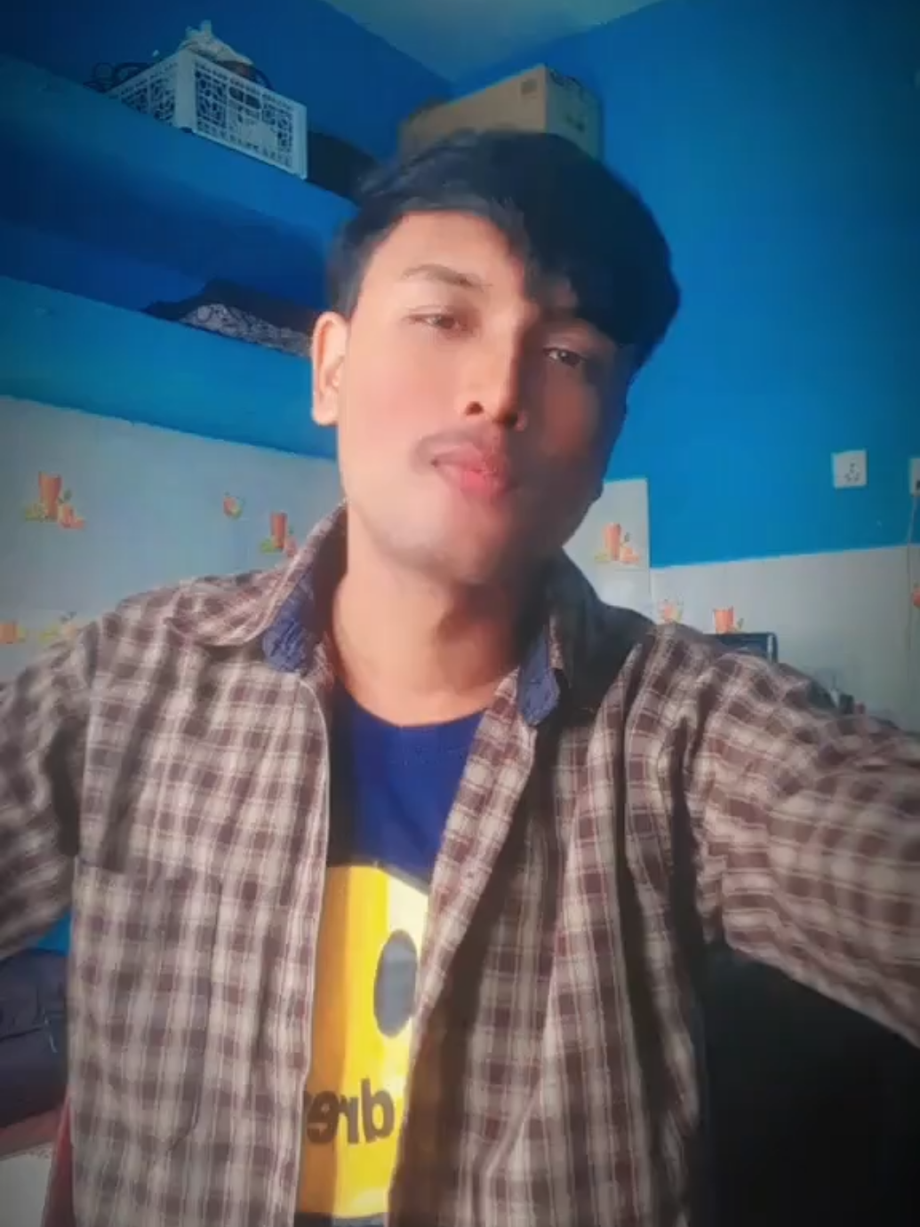 @Aura 999+