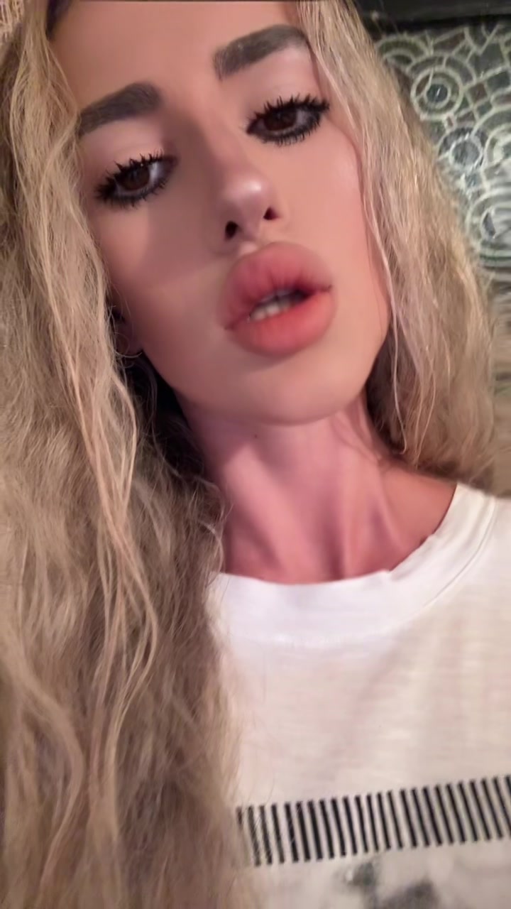 @𝓥𝓪𝓵𝓮𝓻𝓲𝓪 𝓘𝓿𝓪𝓷𝓸𝓿𝓪
