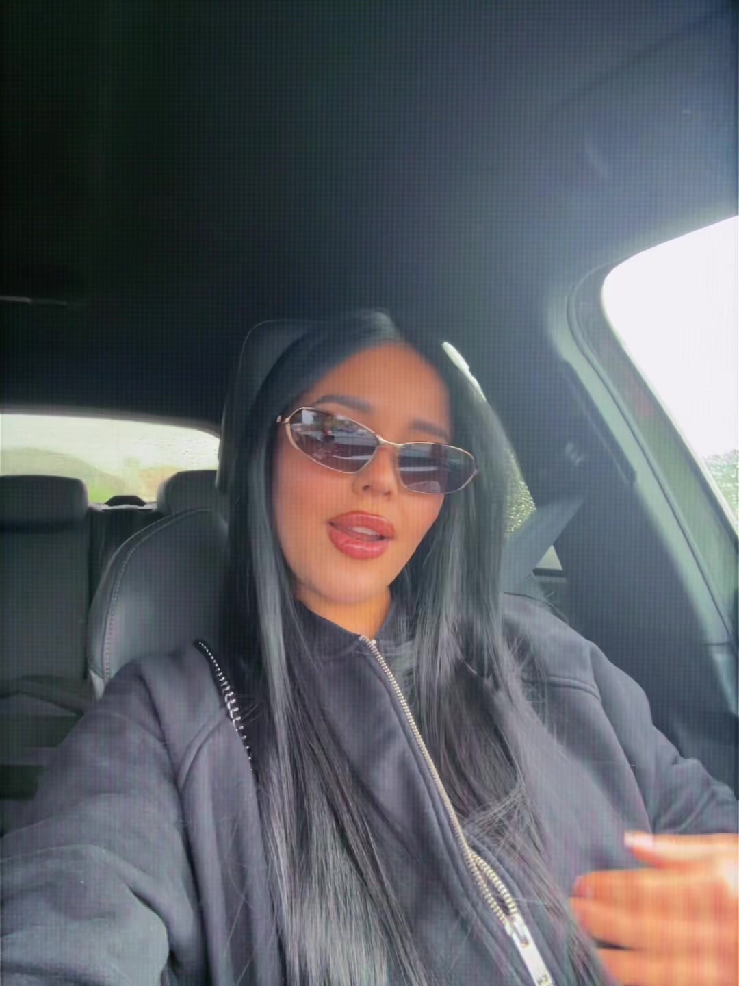 @Nicolecamacho02_