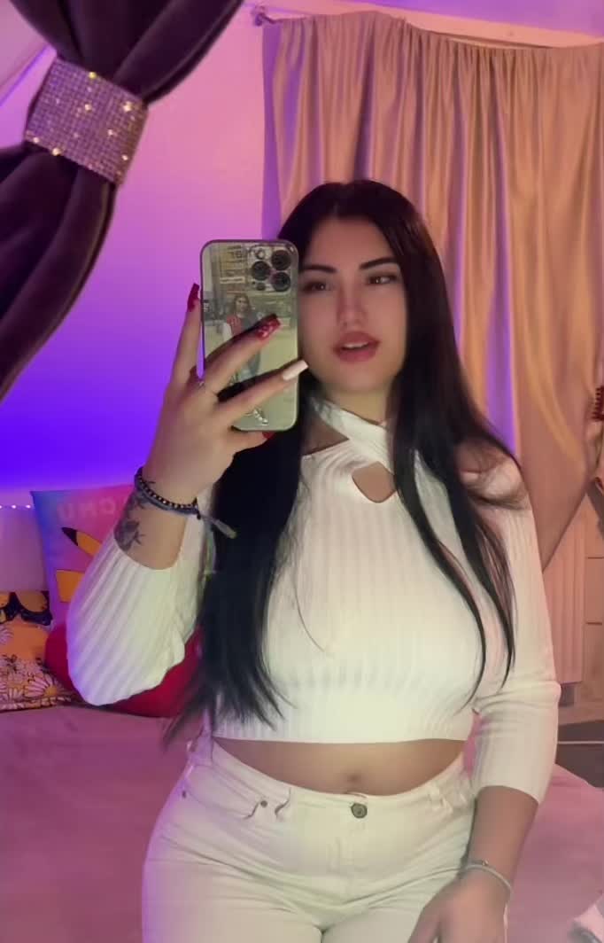 @V A L E N T I N A 👸🏻