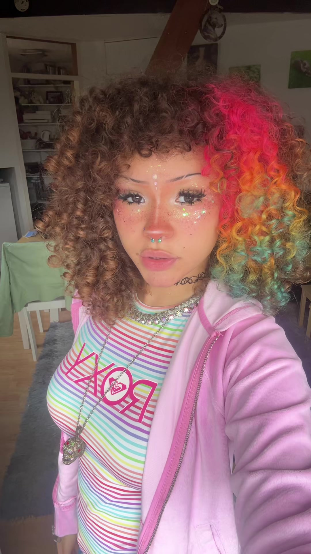 @🦄