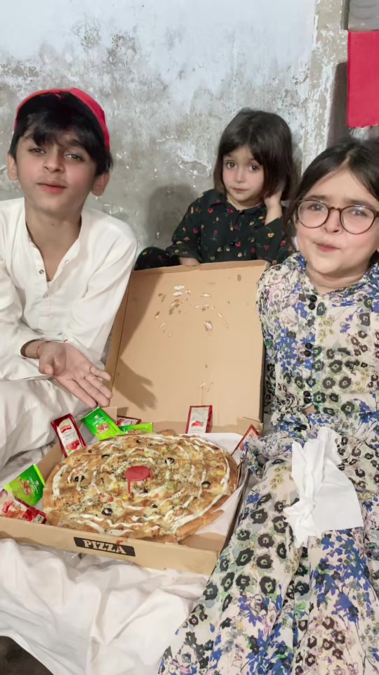@Ayesha cutie🥰