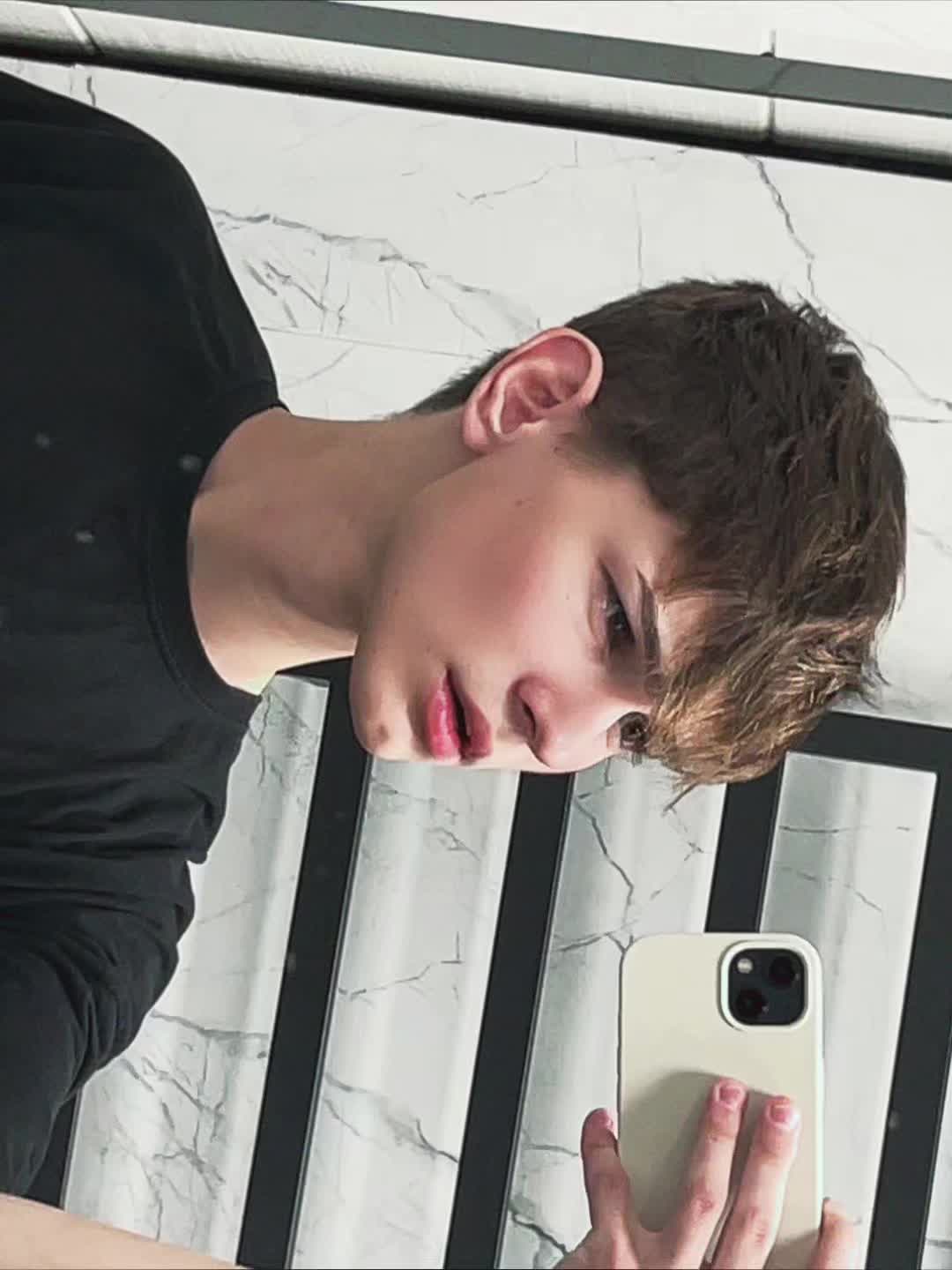@denniukk