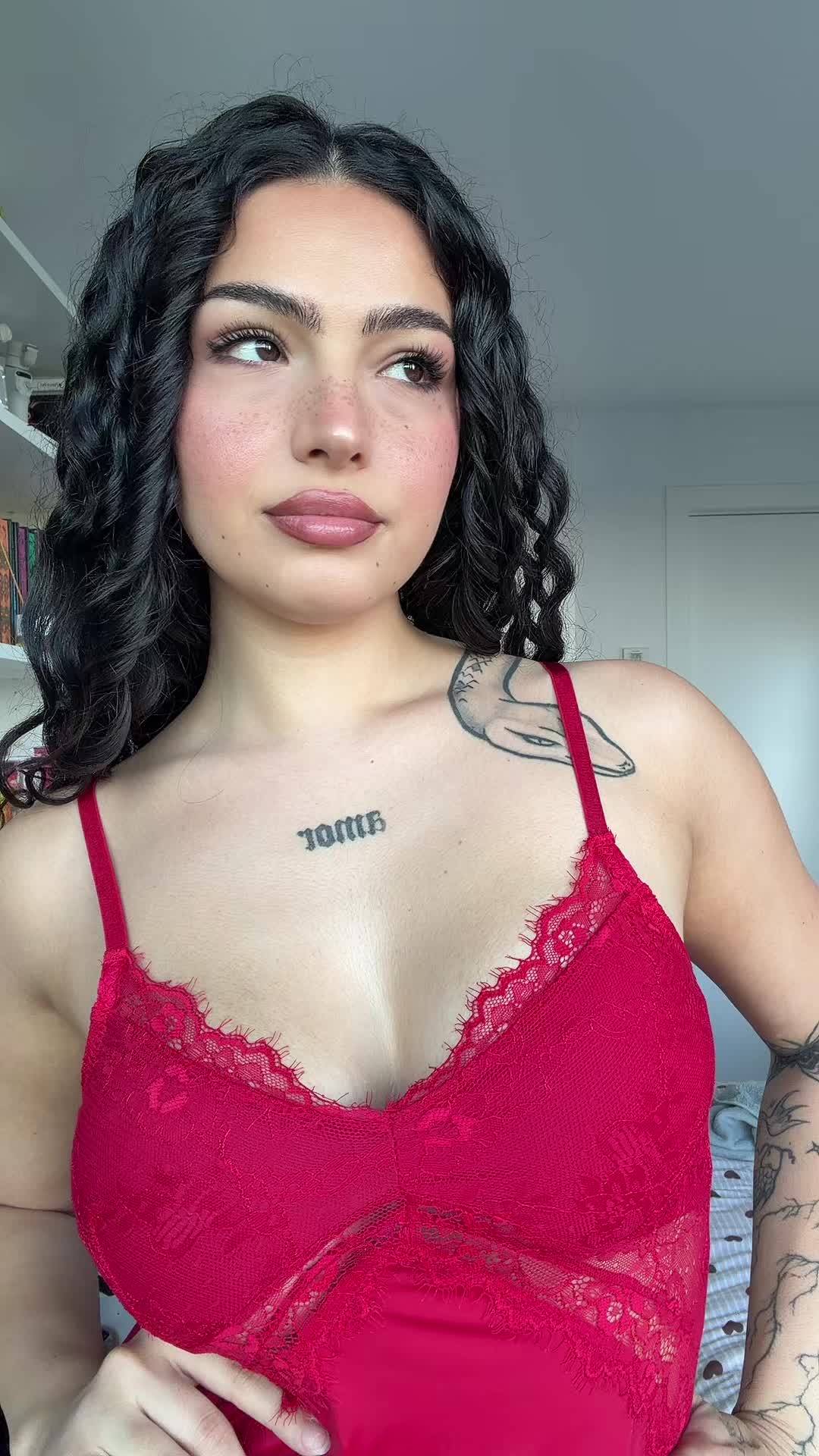 @Elenaalexis17