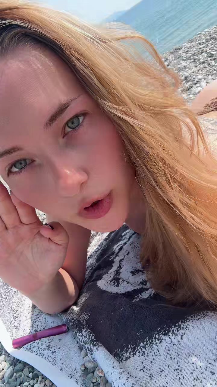 @Monika😎