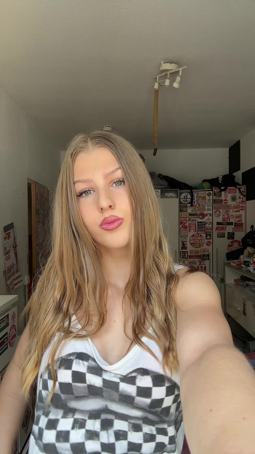 @️