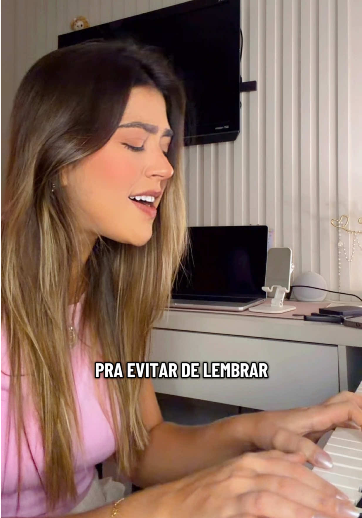 @Ana Laura
