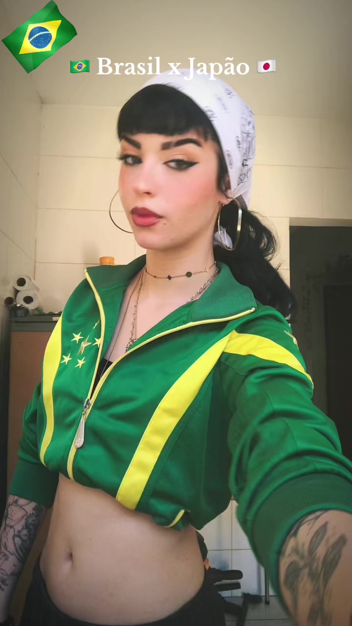 @Laryssamartinsoficial
