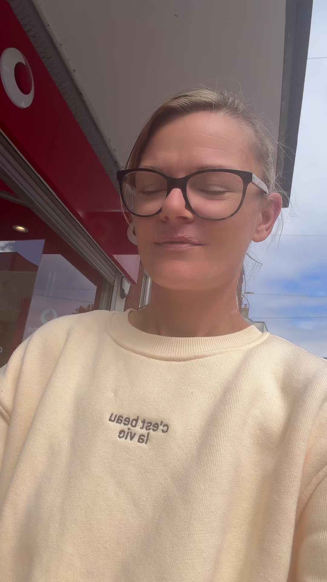 @justmekayleigh