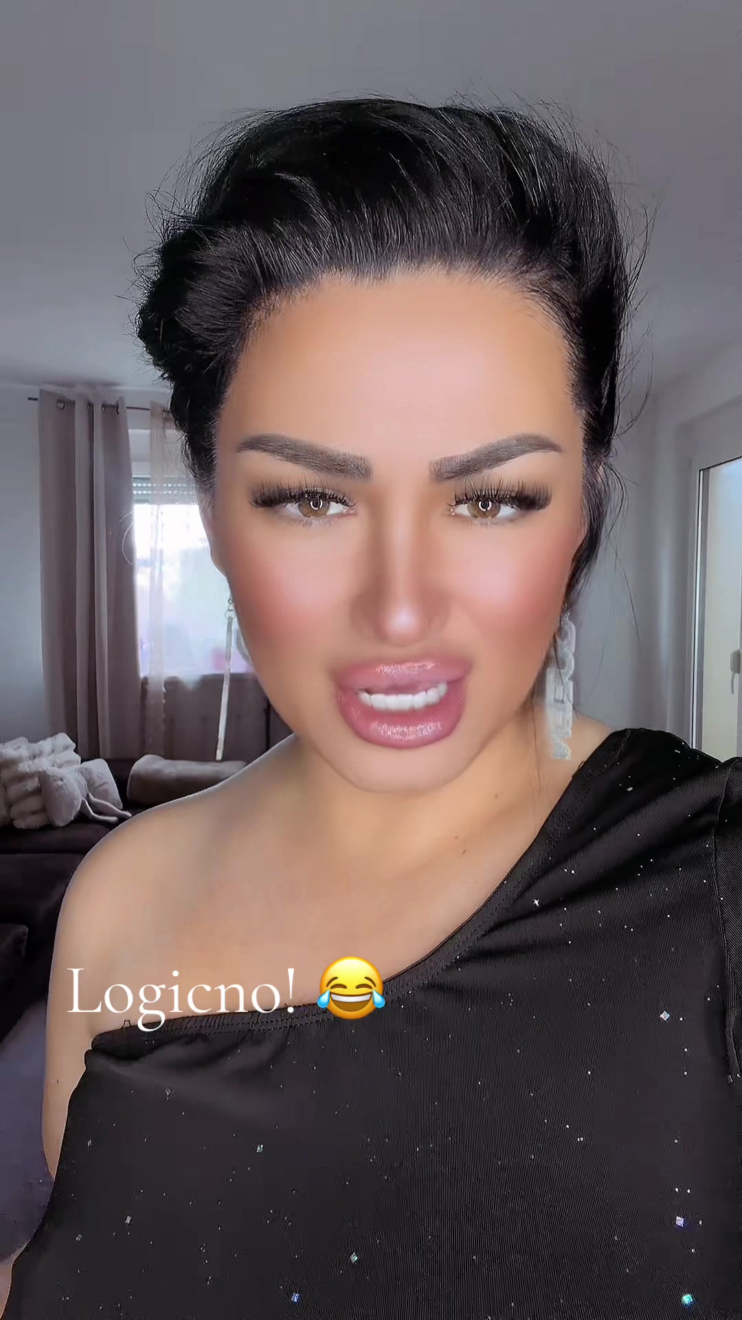 @♛𝒬𝒰𝐸𝐸𝒩 𝒪𝐹 𝐵𝒪𝒮𝒩𝐼𝒜♛