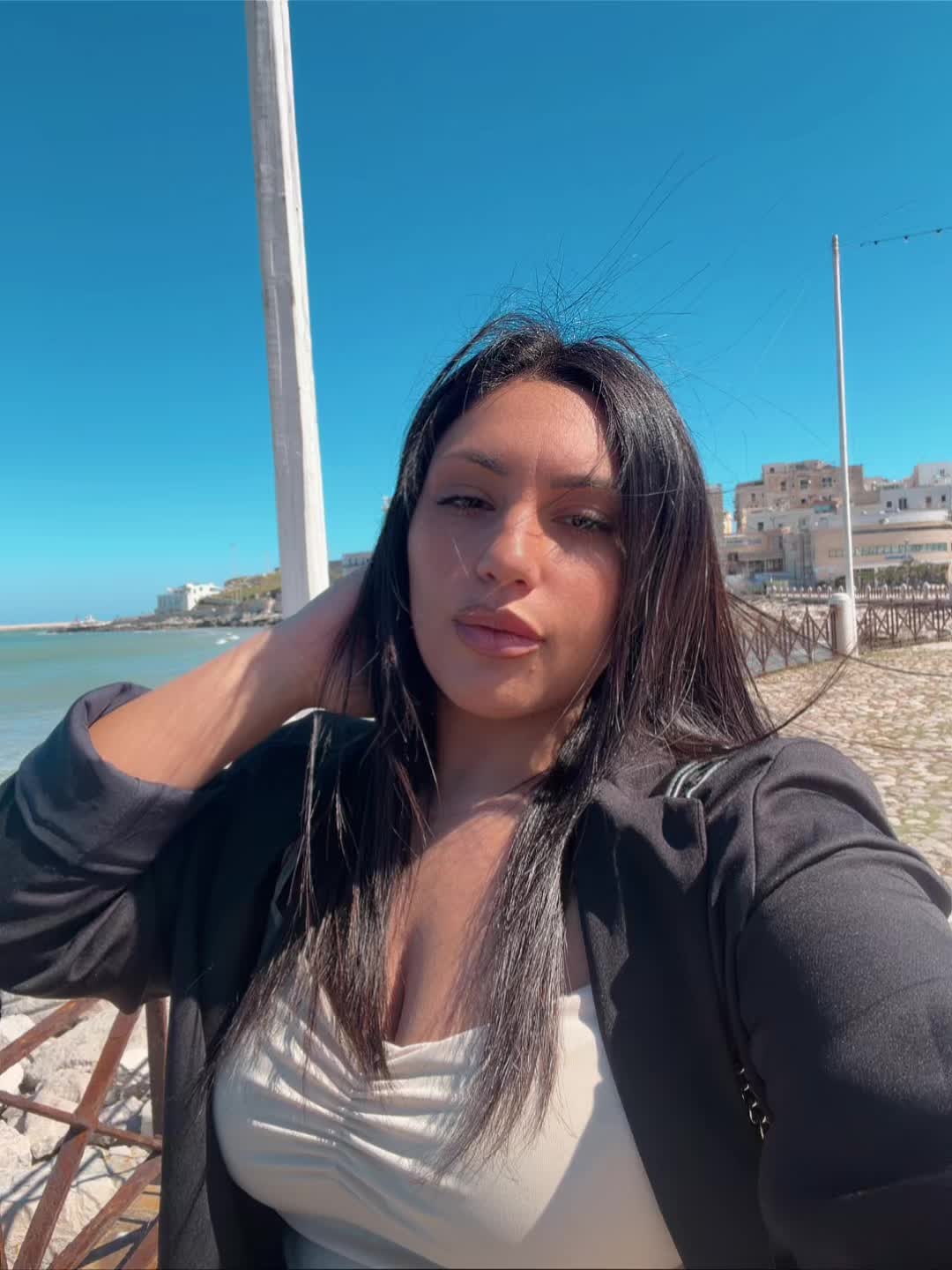 @Veronica Luciano