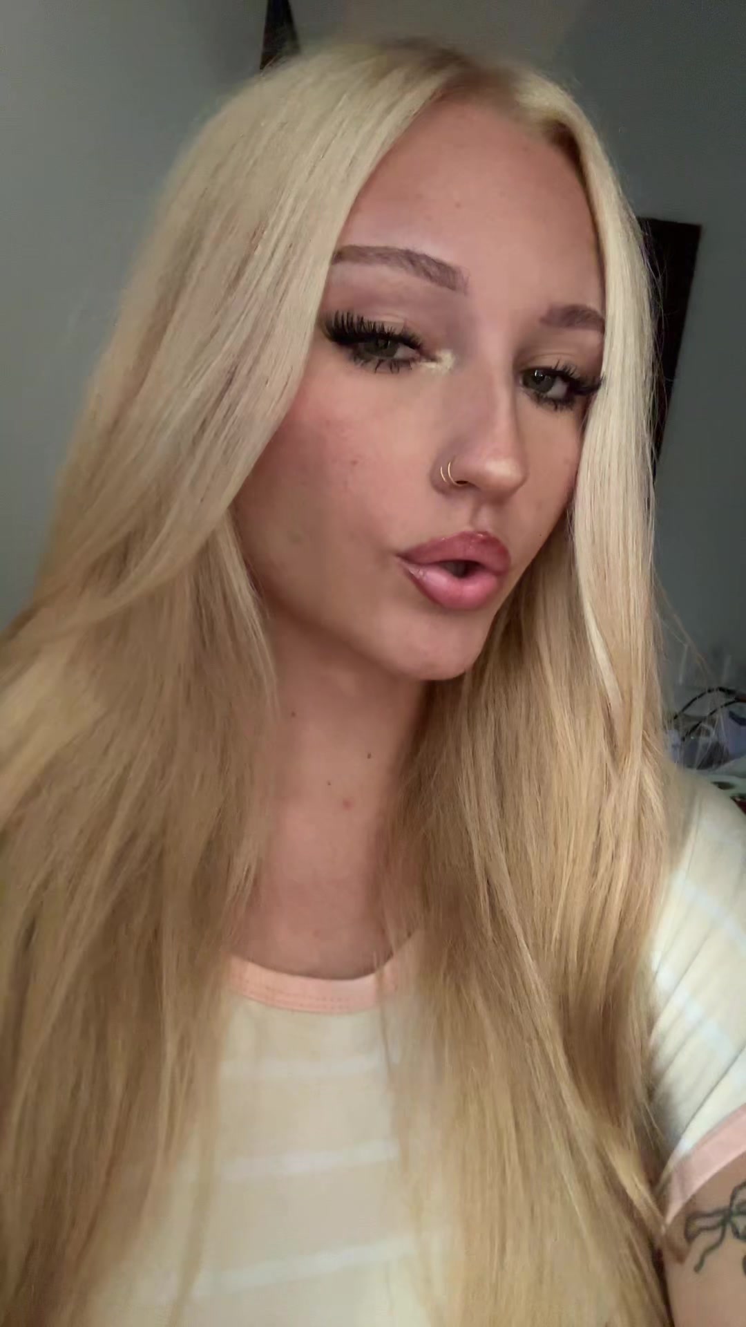 @😟