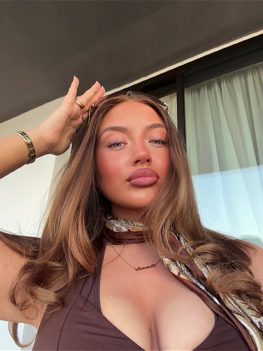 @DOMINIKA