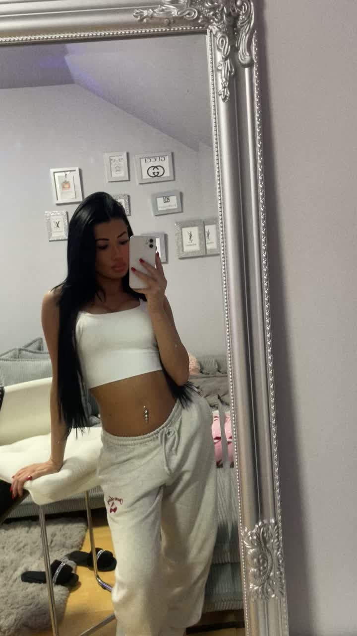 @✨𝐄𝐬𝐳𝐭𝐞𝐫✨