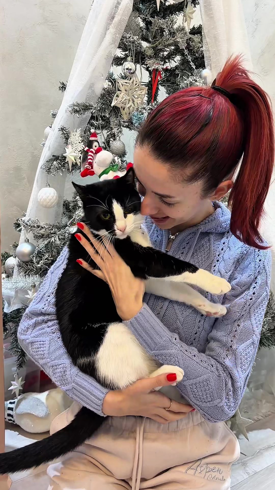 @EmiFox