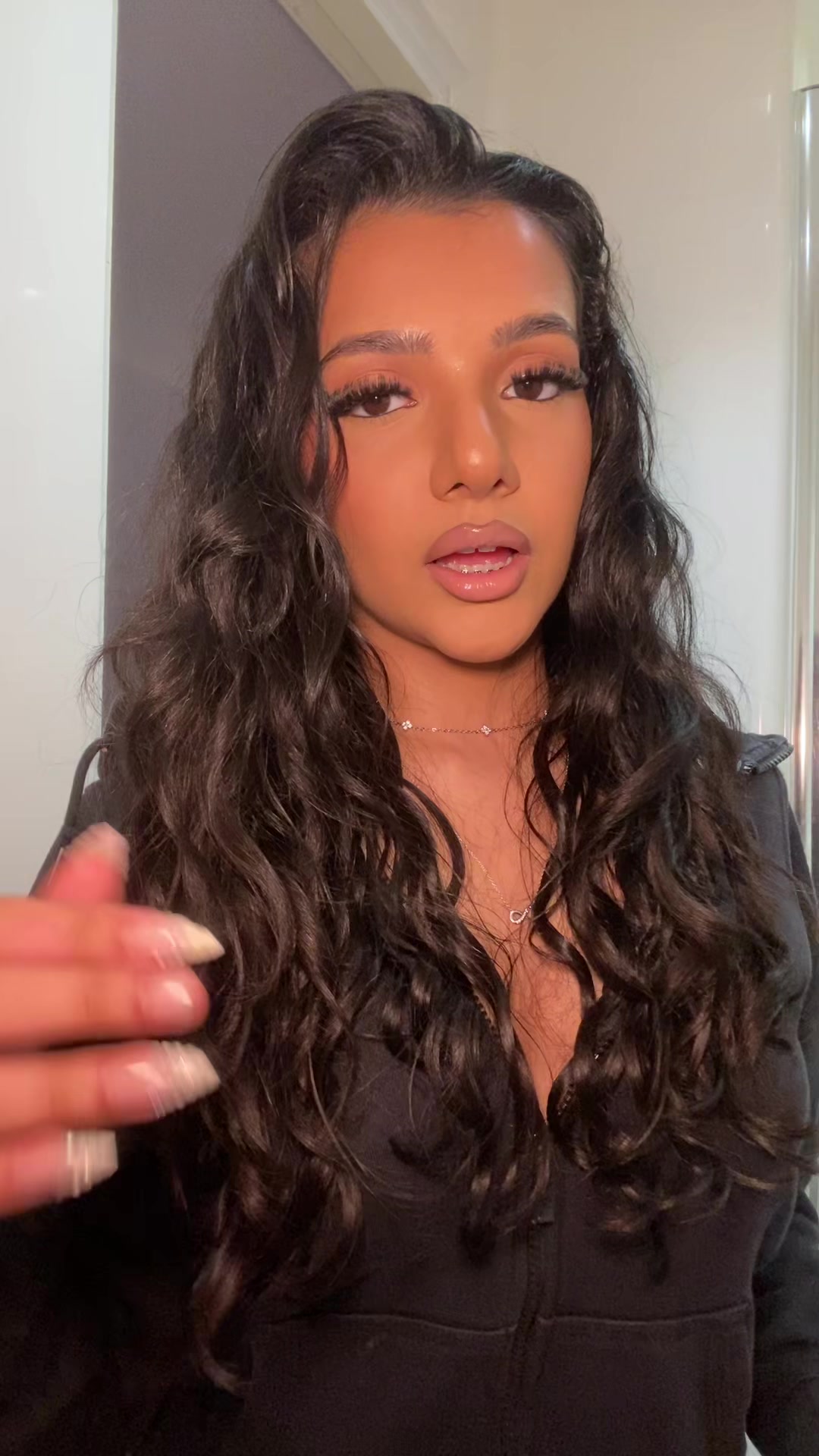 @7