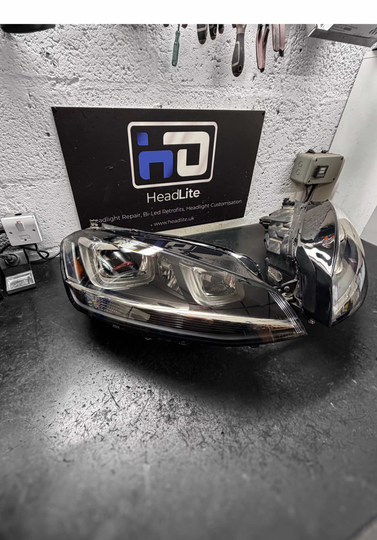 @HeadLite.UK