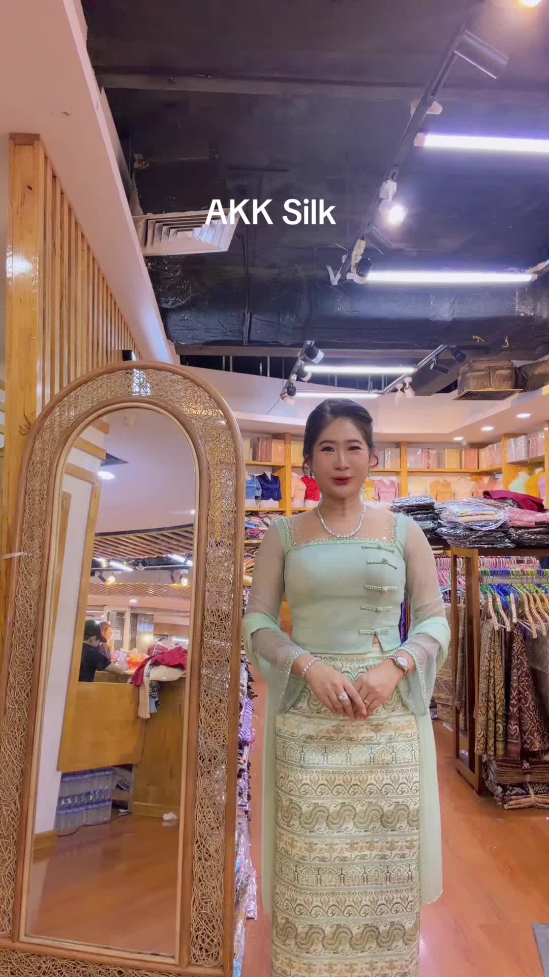 @Akk Silk (official account)