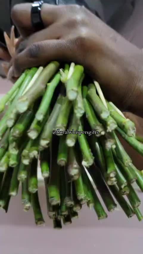 @Floral_Whispers_Gifts