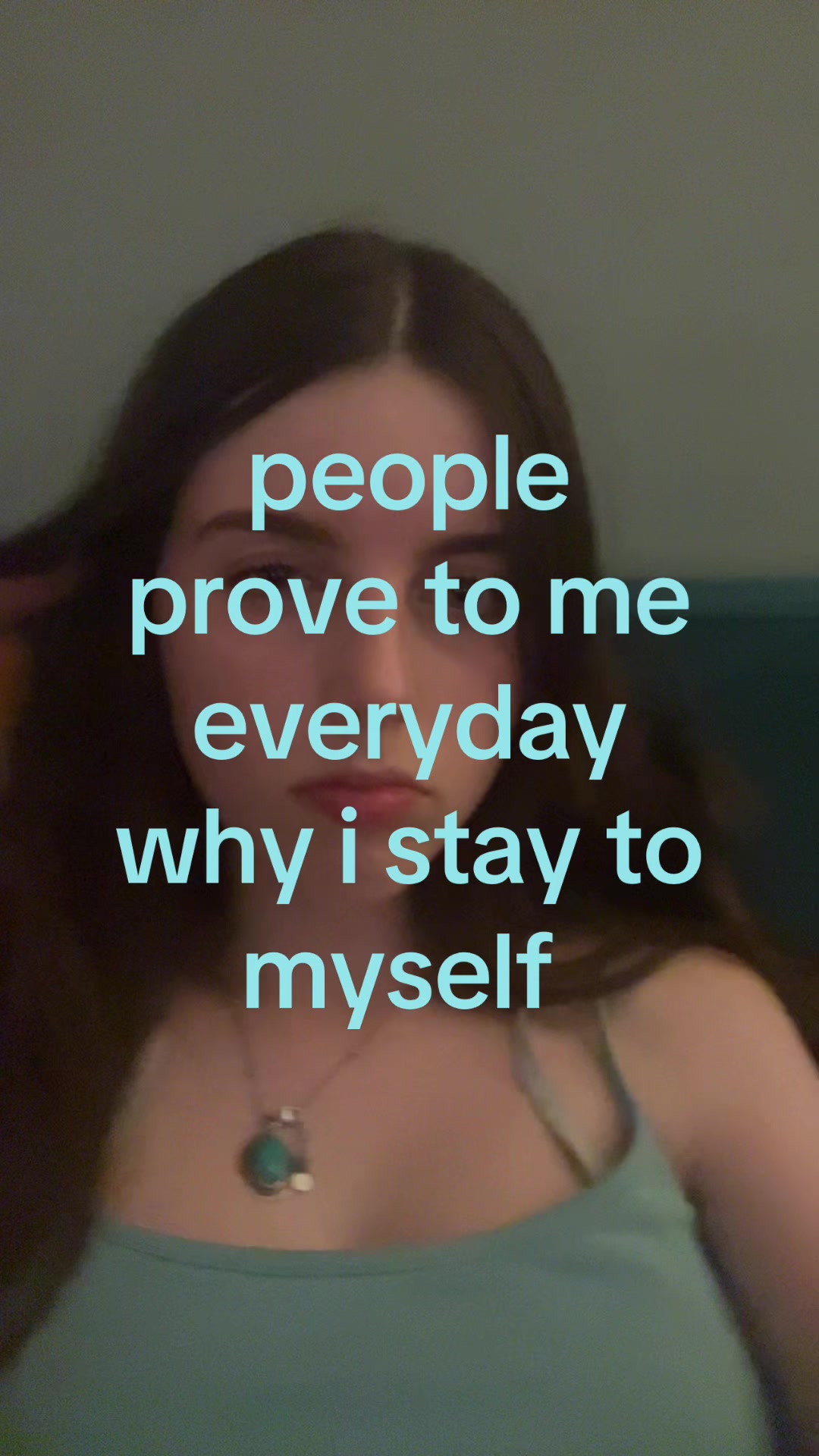 @￴