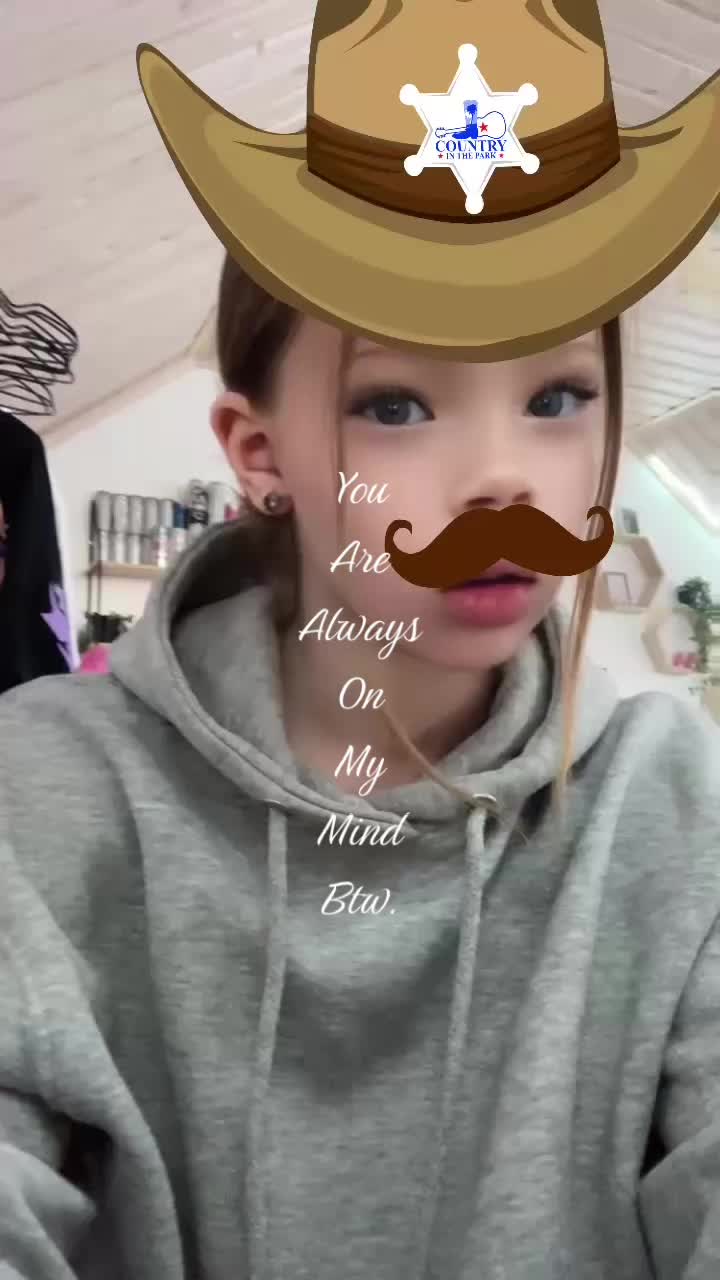 @𝓜𝓲𝓷𝓮𝓪⭐️🪽🎭