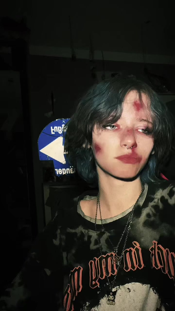 @T<3