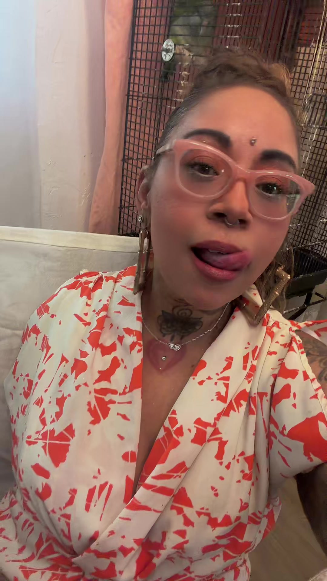 @Erika_TattedAmputee