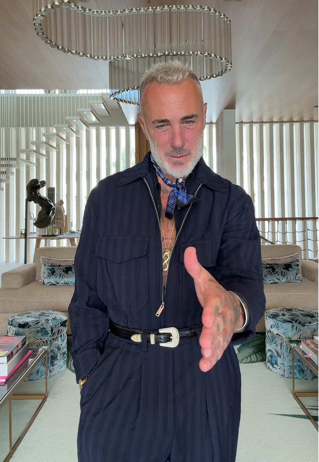 @Gianluca Vacchi