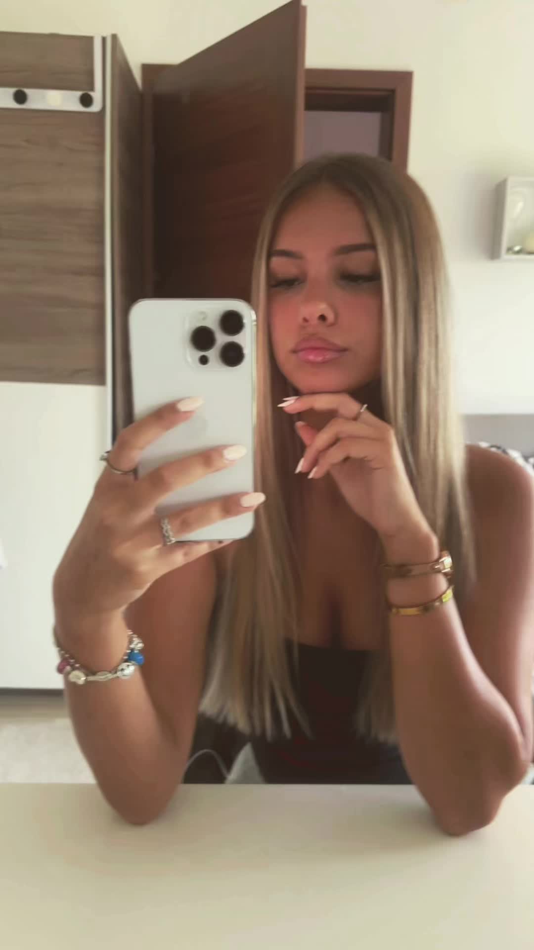 @𝒯 🪽