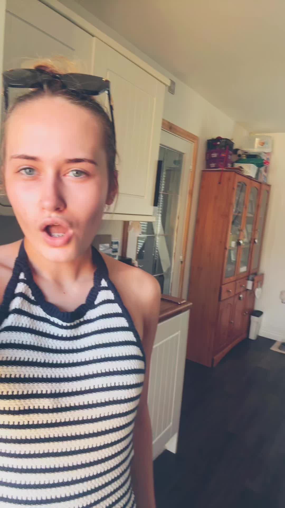 @𝒞𝒽𝑒𝓁𝓈𝑒𝓎  🎀