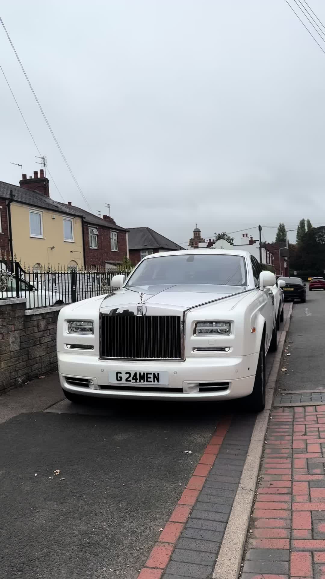@Rolls Royce & Limo Hire 😎
