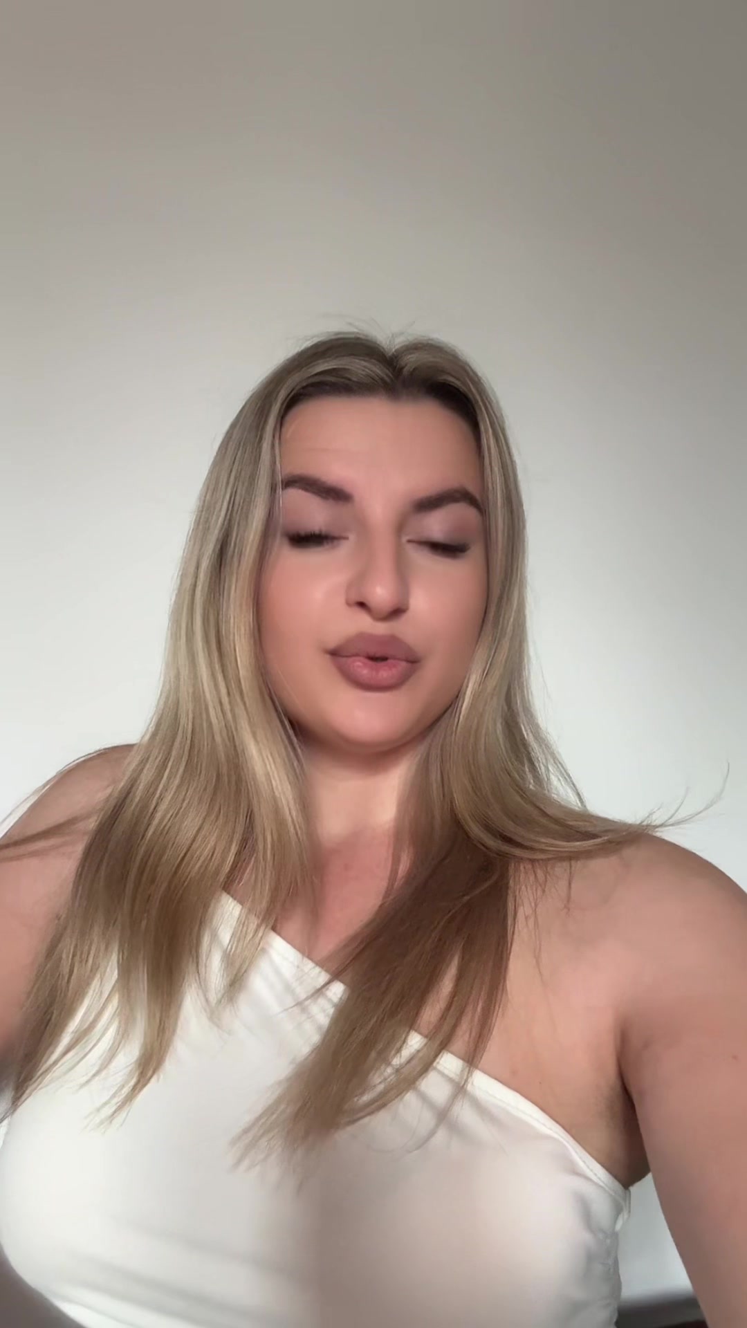 @Iuliaaaa_17