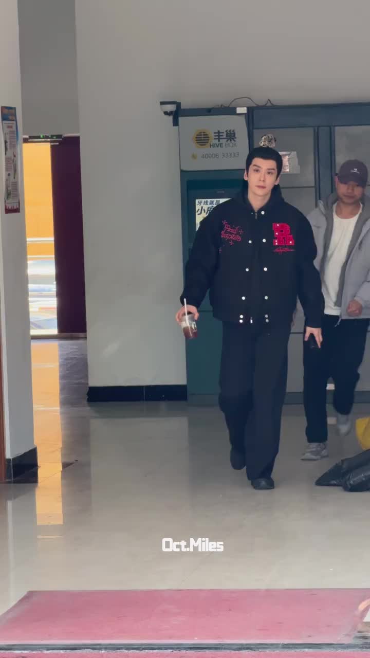 @𝐒𝐭𝐚𝐭𝐮𝐬 𝐊𝐢𝐧𝐠 👑