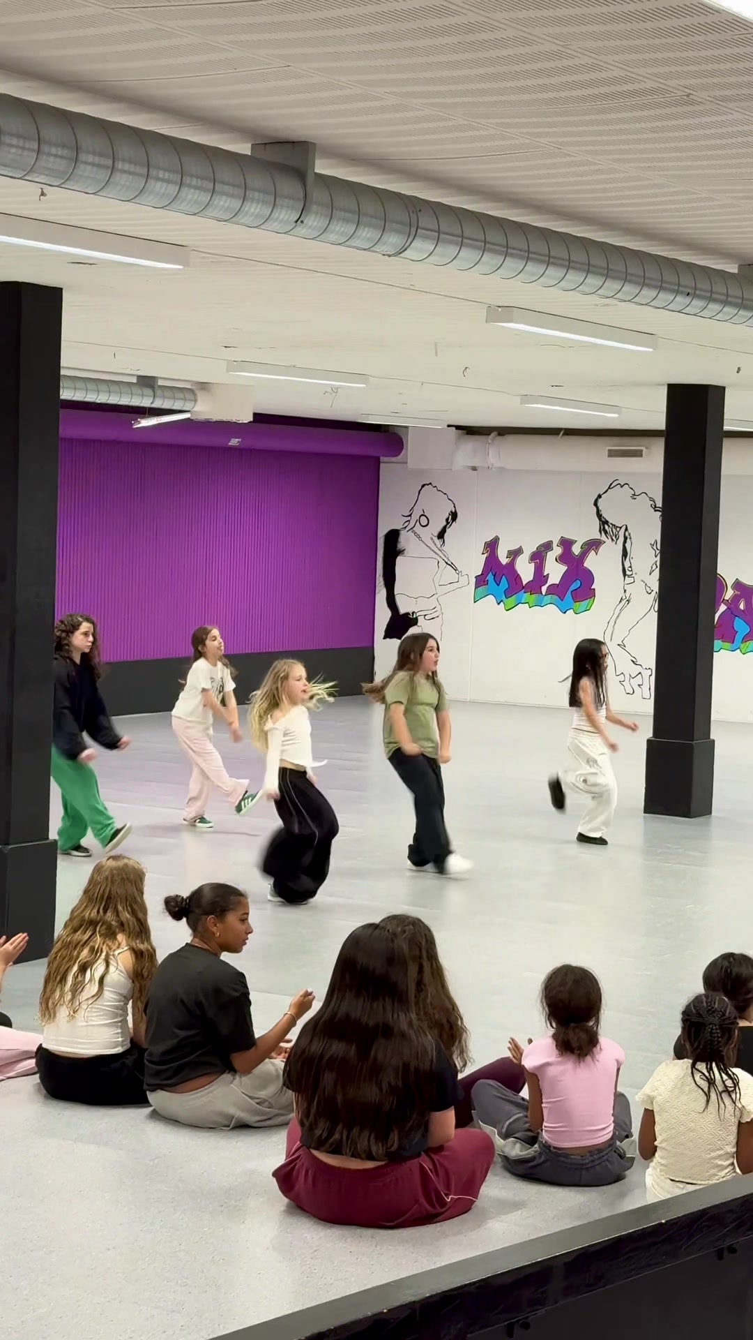 @MixDancers Academy