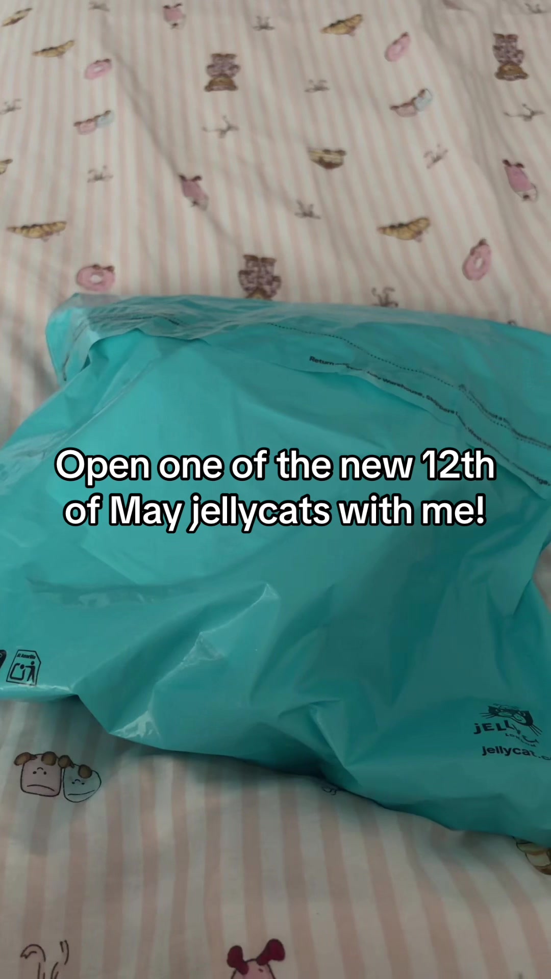 @collectwithchloe