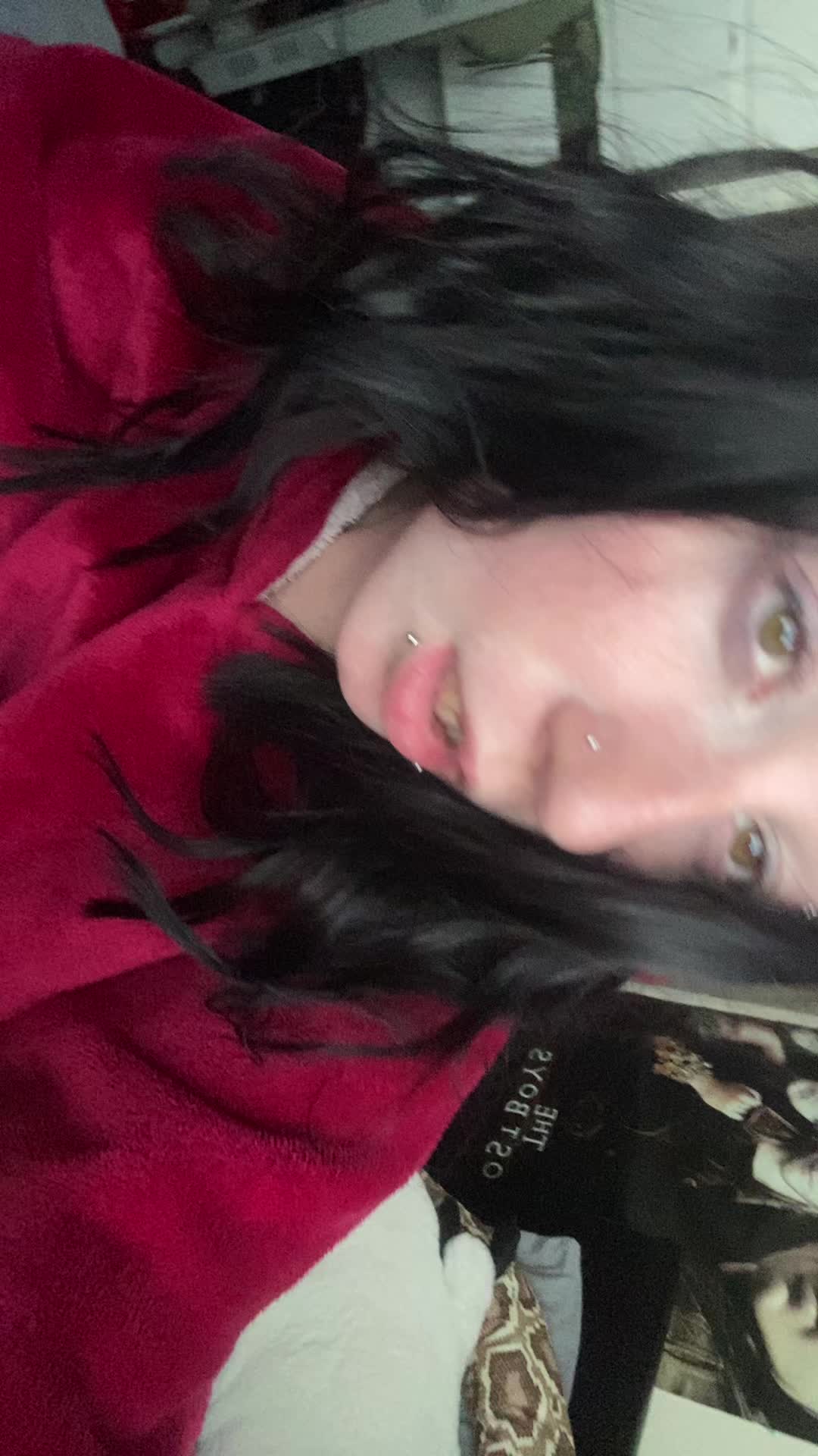 @<3