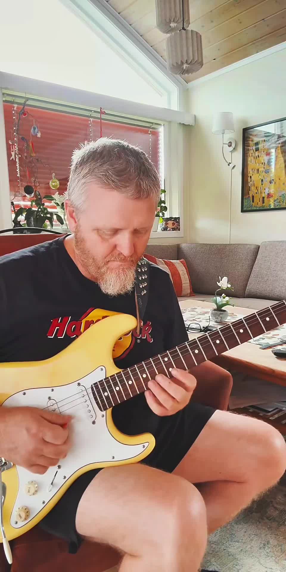 @MrGuitarNorway