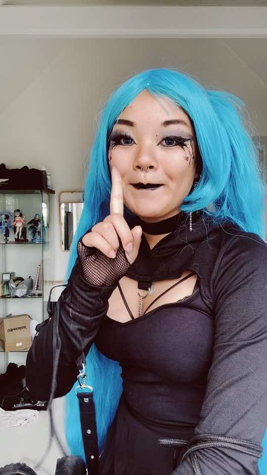 @ur local broken bitch <3
