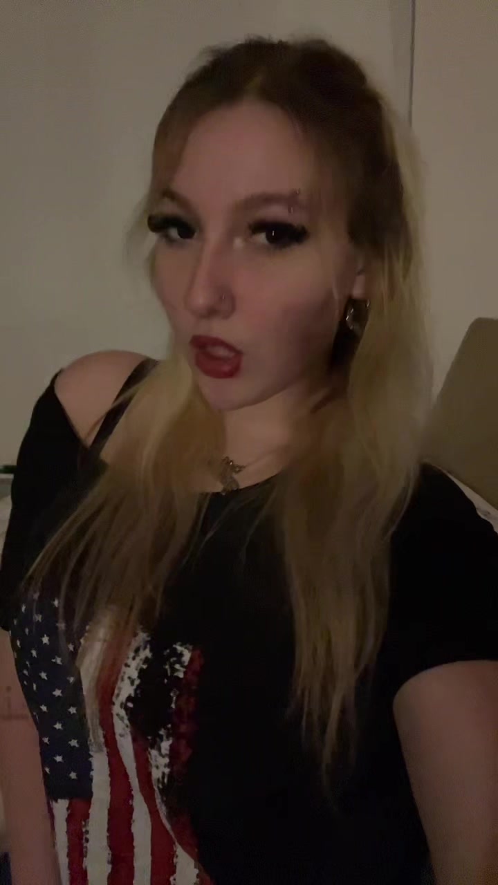 @Adelina.