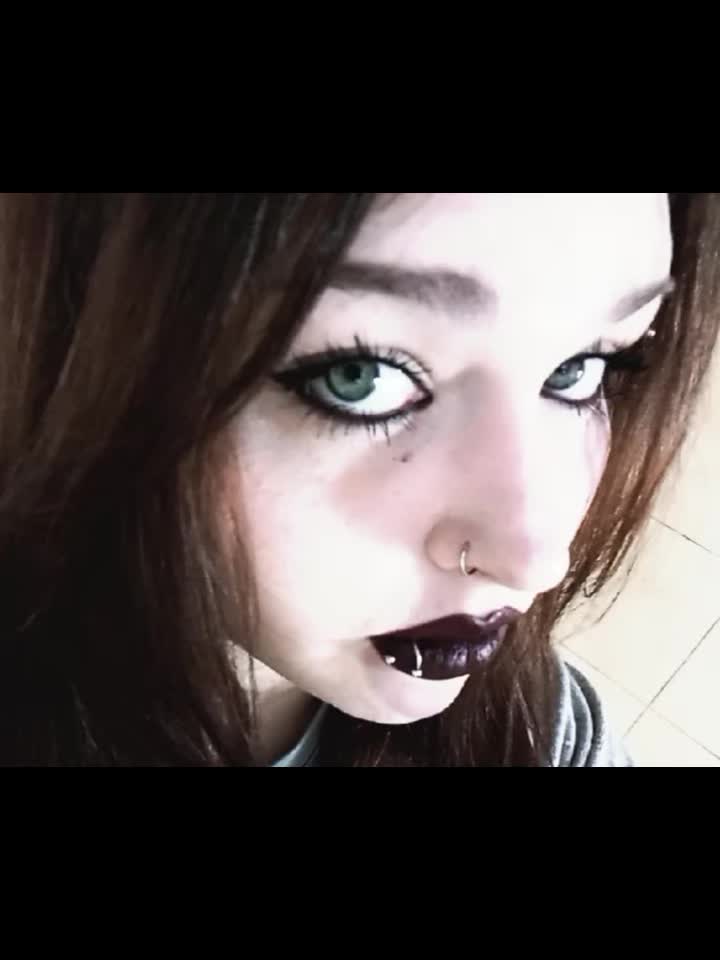 @&bull;✞S̵̒͝Ꮧ𝔅Ɽ&image;✞&bull;🧟&zwj;♀️🏹♑