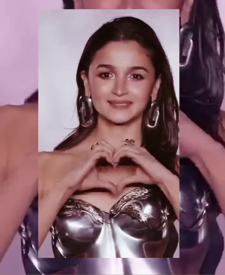 @𝐁𝐎𝐋𝐋𝐘𝐖𝐎𝐎𝐃 𝐂𝐋𝐈𝐂𝐊