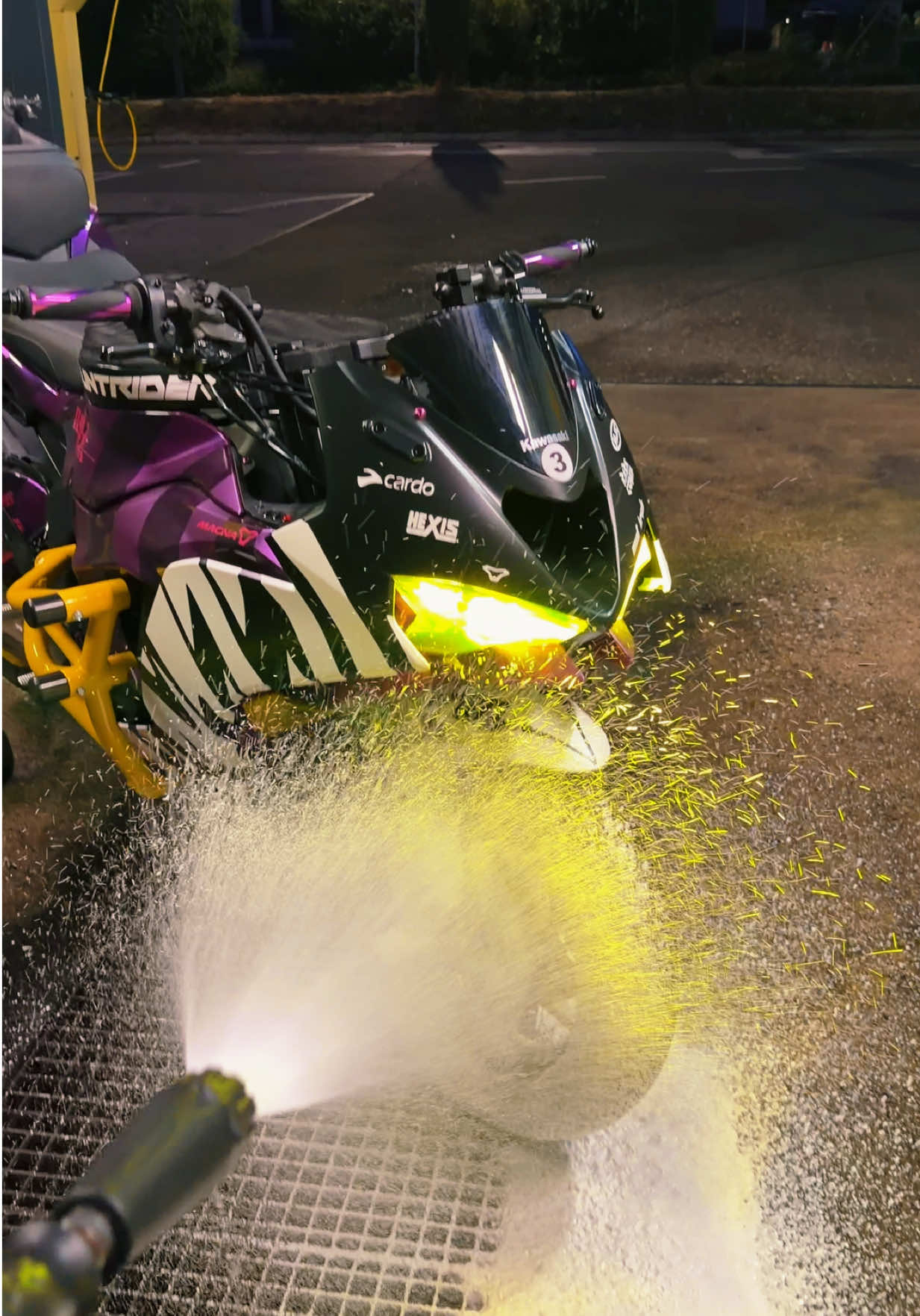 @Michi_stuntrider