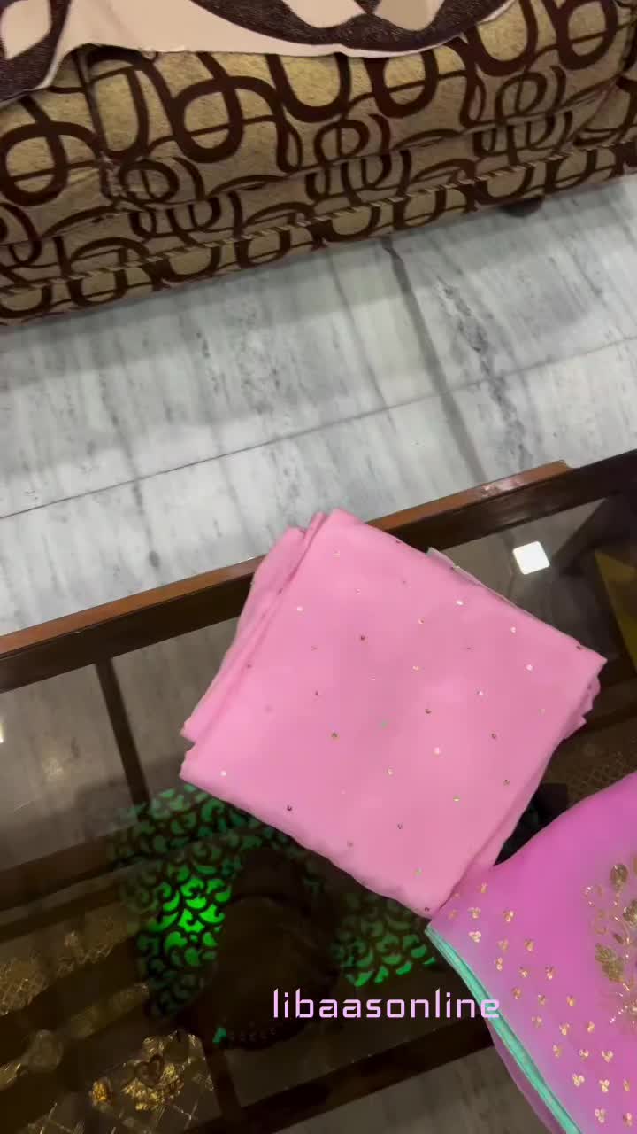 @ਲਿਬਾਸ by ਕੌਰ