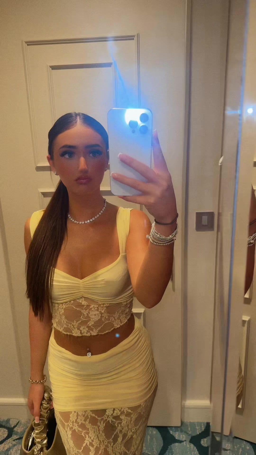 @LolaMaieRoberts