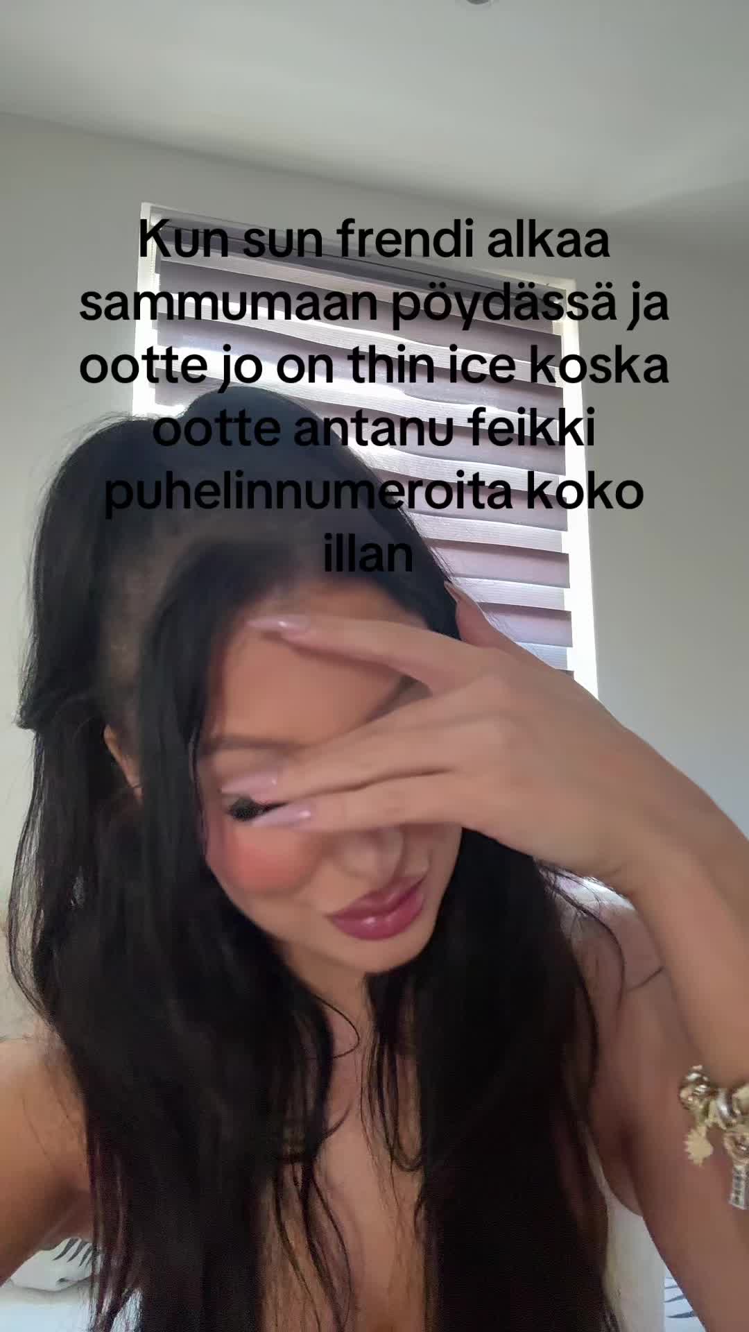@ellaxo
