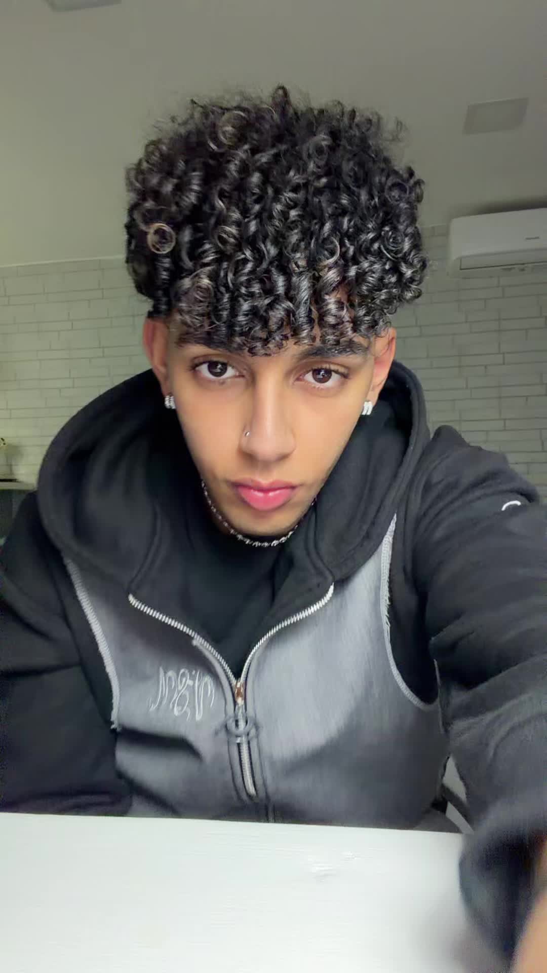 @lightskin.anass