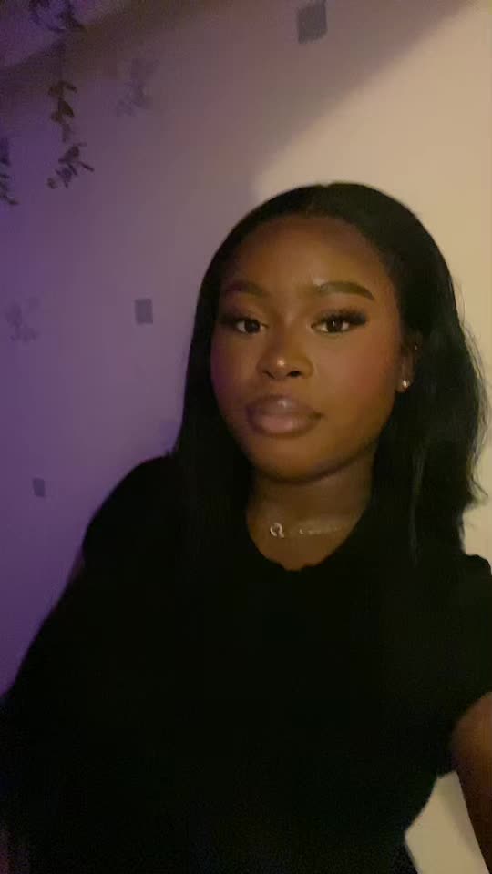 @𝐋𝐄𝐘𝐘🎀