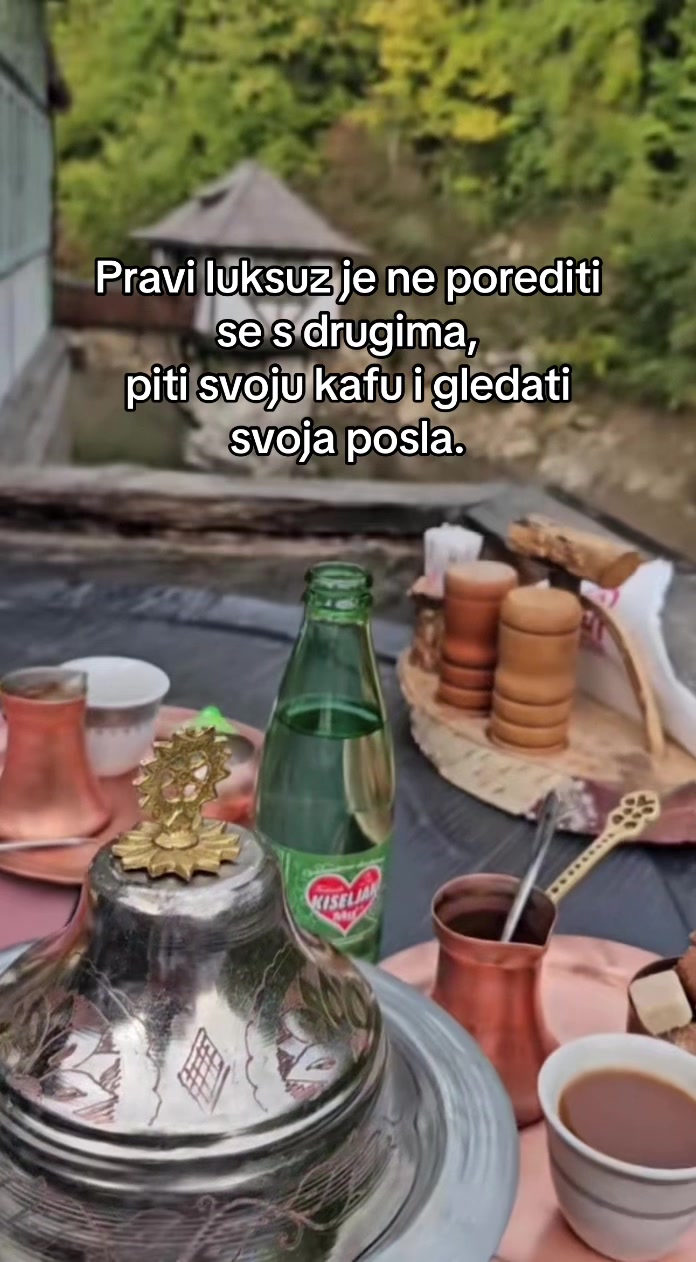 @𝑫𝑰𝑵𝑨 𝑭𝑬𝑹𝑰𝒁