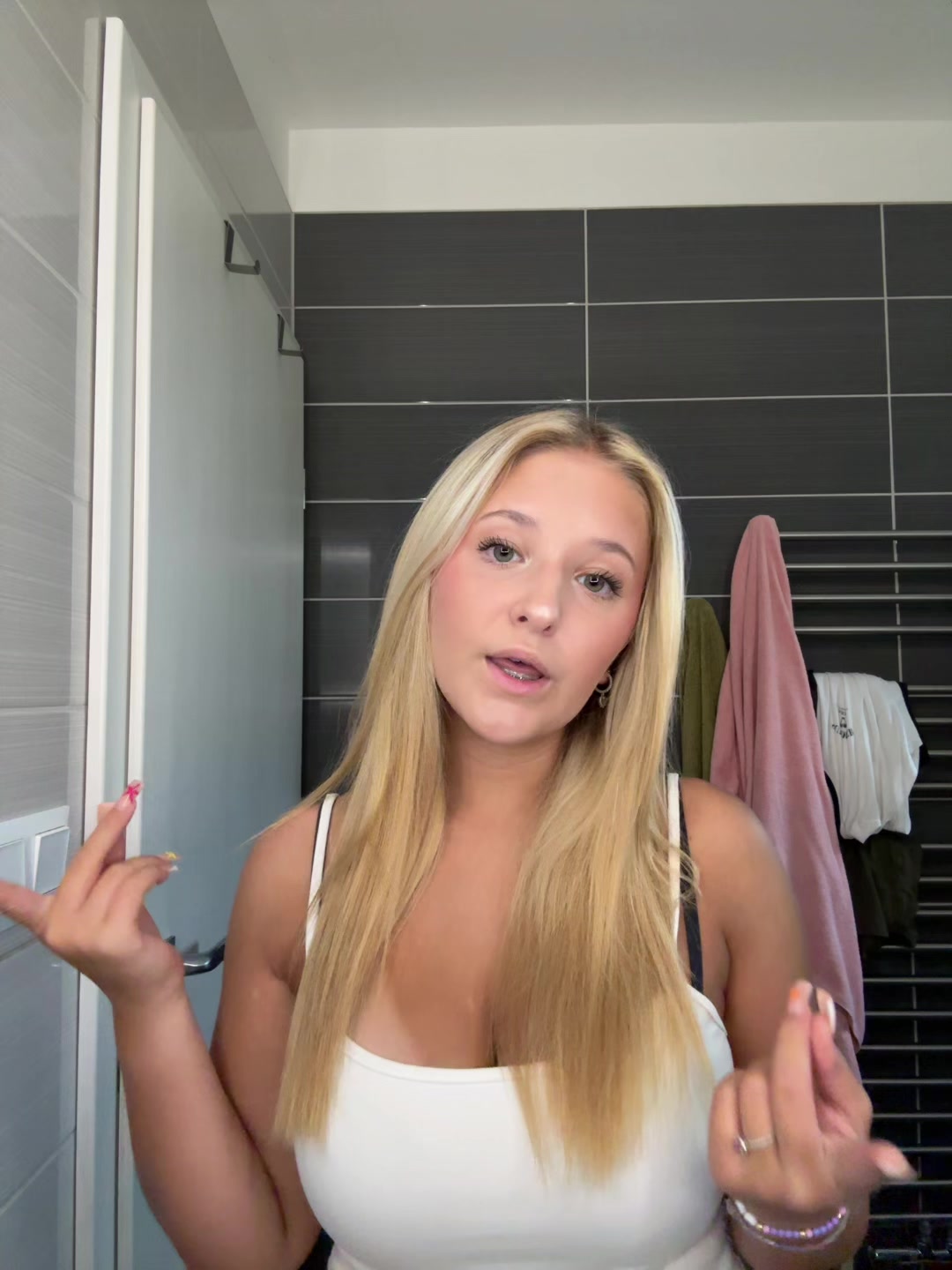 @_e1iii._